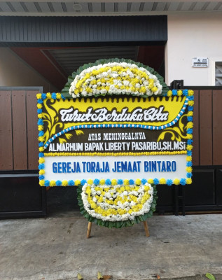 Papan Bunga Duka di Semin