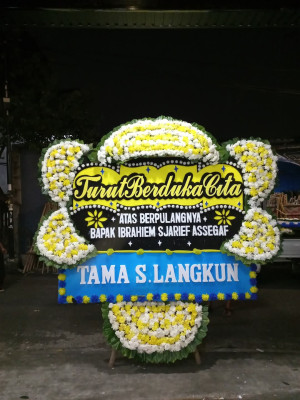 Papan Bunga Duka di Semin